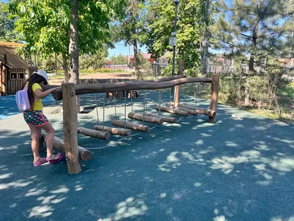 Подвесной мостик HARDWOOD «Долгопрудный» Подвесы – армированный канат