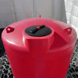 Емкость TOR 5000л КАС с откидной крышкой красная