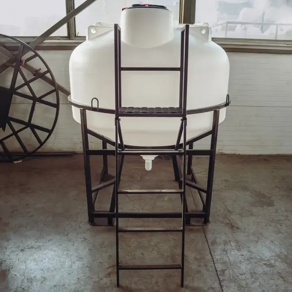 Емкость ЦКТ 3000 л с патрубком 90мм с фланцем под плотность до 1,5 г/см3 белая в обрешетке с лестницей