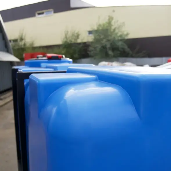 Емкость ST 2000л с патрубками 100мм под плотность до 1.5 г/см3 синяя в обрешетке