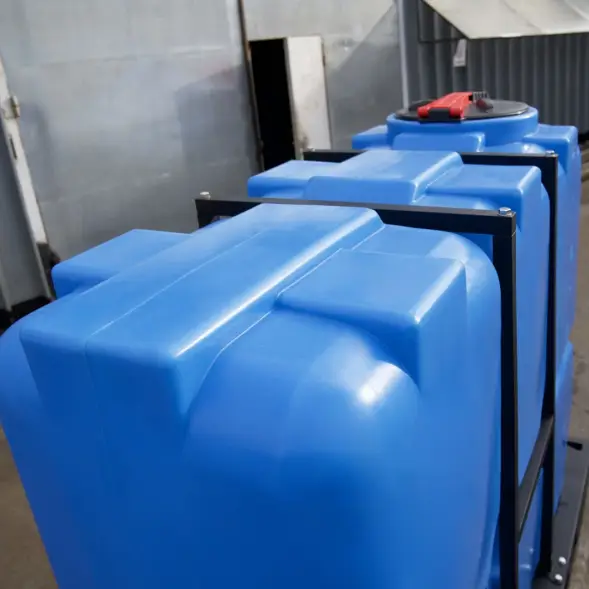 Емкость ST 2000л с патрубками 100мм под плотность до 1.5 г/см3 синяя в обрешетке