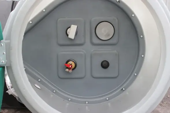 Емкость подземная U 1250 oil черный