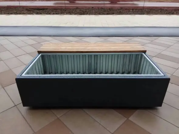 Цветочница с лавочкой «Испанский квартал»