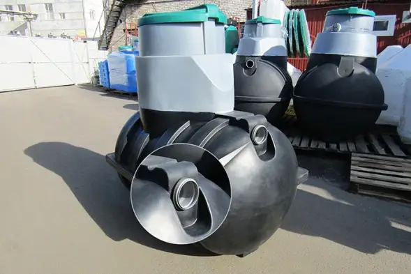 Емкость подземная U 3000 с выходом черный