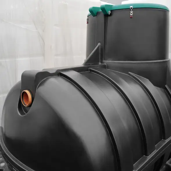 Емкость подземная U 3000 черный