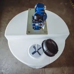 Установка для приготовления флокулянта для емкости дозировочной 500л