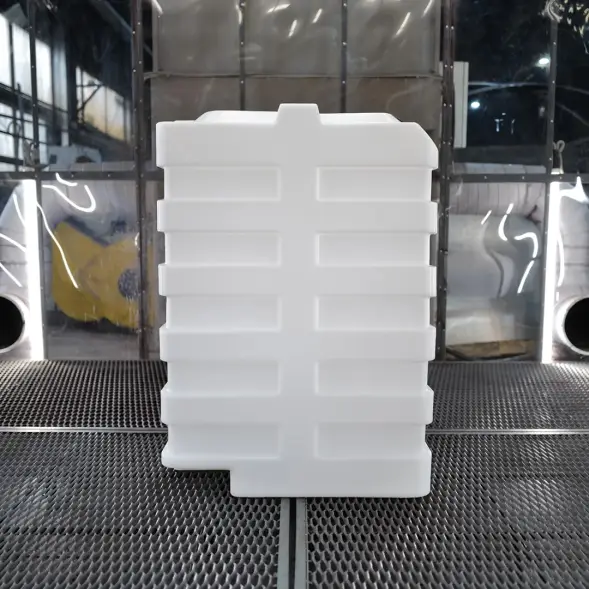 Емкость пластиковая универсальная с резьбовой крышкой для воды, топлива и пищевых продуктов, 600 л, белый [113.0600.001.0]