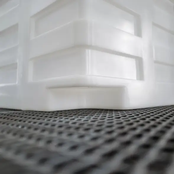 Емкость пластиковая универсальная с резьбовой крышкой для воды, топлива и пищевых продуктов, 600 л, белый [113.0600.001.0]