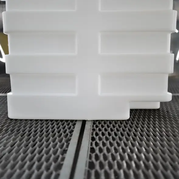 Емкость пластиковая универсальная с резьбовой крышкой для воды, топлива и пищевых продуктов, 600 л, белый [113.0600.001.0]