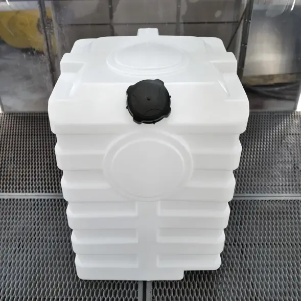 Емкость пластиковая универсальная с резьбовой крышкой для воды, топлива и пищевых продуктов, 600 л, белый [113.0600.001.0]