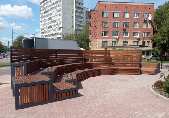 Скамейка «Трибуна 3-х ярусная» 1 м.п. (радиусная)