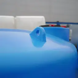 Емкость TRN 5000л с откидной крышкой синяя