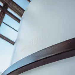 Емкость ЦКТ 5000 л с патрубком 110мм с фланцем в обрешетке с лестницей