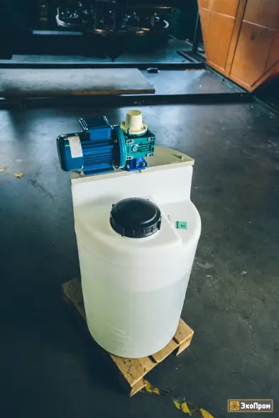 Емкость дозировочная 60 с турбинной мешалкой