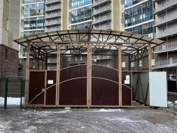 Высокая контейнерная площадка с воротами КП25, 5700x6300x4800 мм