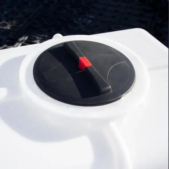 Емкость K 3000л белая в обрешетке